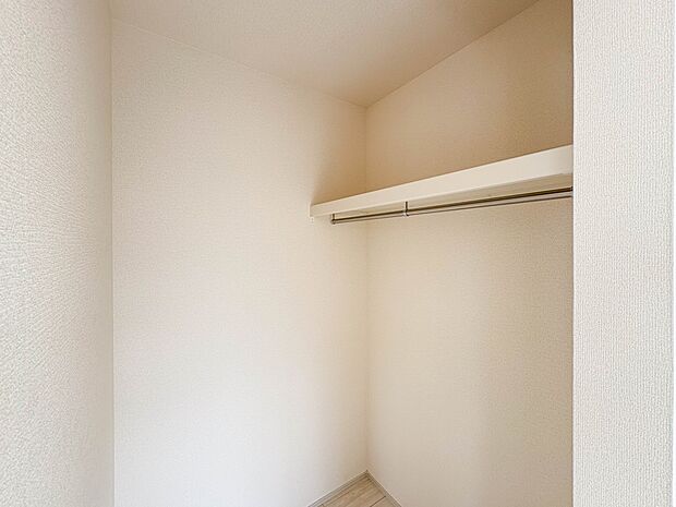 【収納】各部屋を最大限に広く使って頂ける様、全居住スペースに収納付。プライベートルームはゆったりと快適に。