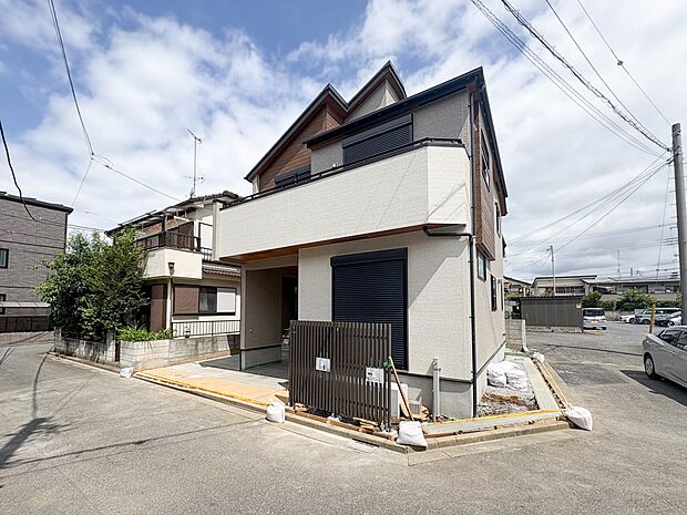 【外観】こちらの物件に少しでもご興味がありましたら、お気軽にお電話下さい。ネット上で「見えない物」「わからない事」でも、実際にご見学いただくことで、手に取るようにおわかりいただけるはずです。…