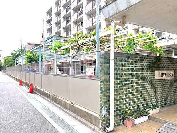幼稚園・保育園 291m 川口市立芝北保育所