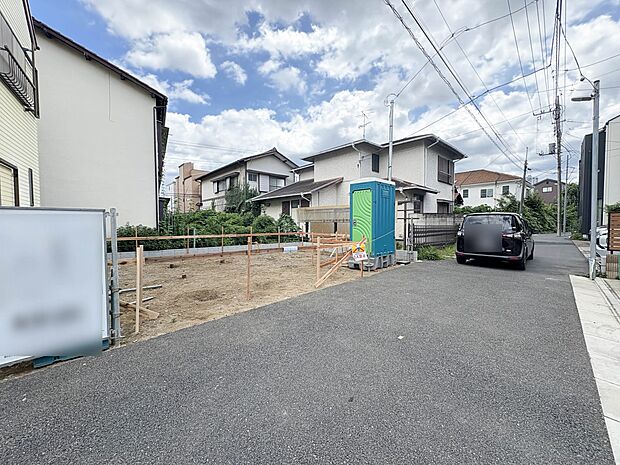 【前面道路】車の通行が少ないので、静かな住環境を維持することができます。