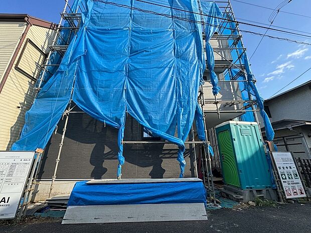 【外観】こちらの物件に少しでもご興味がありましたら、お気軽にお電話下さい。ネット上で「見えない物」「わからない事」でも、実際にご見学いただくことで、手に取るようにおわかりいただけるはずです。…