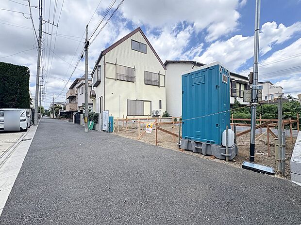 【外観】家族の温かさと陽光の暖かさ、楽しい毎日と明るい未来を予感させる「空間が織り成すひとつ先の住み心地」を演出します。