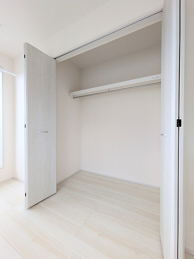 【収納】各部屋を最大限に広く使って頂ける様、全居住スペースに収納付。プライベートルームはゆったりと快適に。