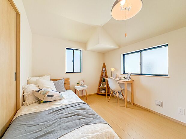 【寝室5.25帖】充実した生活は伸びやかな居室空間から始まります。快適に・伸びやかに。心の潤いを求める方々へ。
