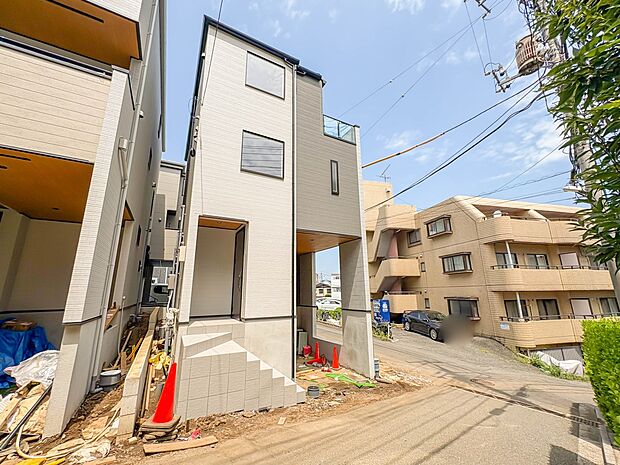 5号棟【前面道路4M】陽当りや通風性など各所に施された工夫で住みやすさを実現。部屋の大きさや周辺環境・街並など、資料には掲載していない情報が現地にはたくさんございます。是非ご確認下さい。