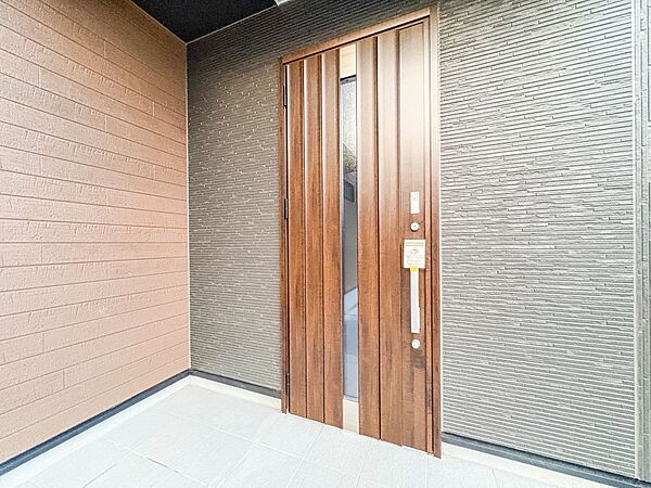 【玄関】玄関はおうちの顔と言われます。玄関アプローチは、外観デザインの印象を左右します。