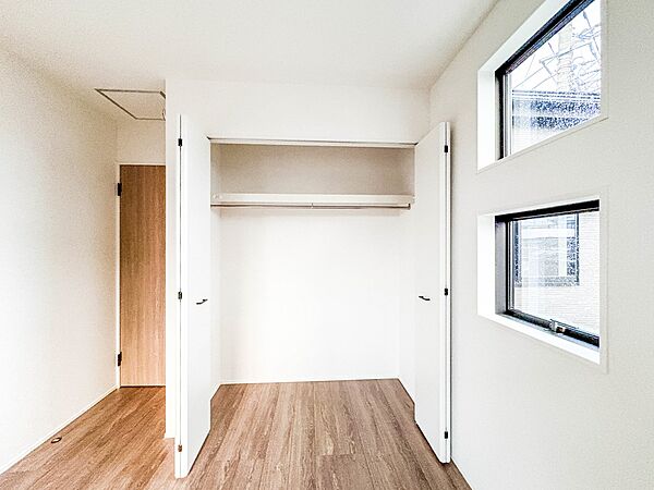 【収納】各部屋を最大限に広く使って頂ける様、全居住スペースに収納付。プライベートルームはゆったりと快適に。