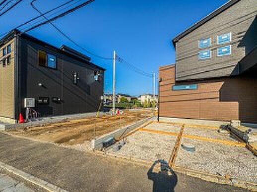 【前面道路4m】車の通行が少ないので、静かな住環境を維持することができます。