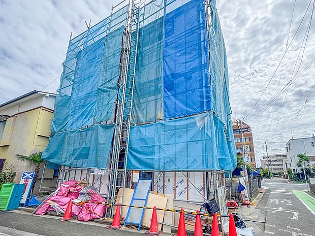 【外観】陽当りが良いと、洗濯物が乾きやすいですし、湿気やカビの心配も減るので快適です。寒い冬の日でも、日差しが届くと家の中が暖かくなりますね。
