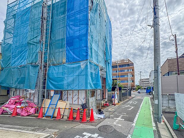 【前面道路4M】陽当りや通風性など各所に施された工夫で住みやすさを実現。部屋の大きさや周辺環境・街並など、資料には掲載していない情報が現地にはたくさんございます。是非ご確認下さい。