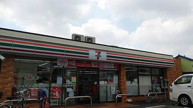 スーパー 666m セブンイレブン草加北谷2丁目(セブンイレブン草加北谷2丁目店まで666m 徒歩9分)