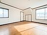 洋室：【洋室8.3帖】充実した生活は伸びやかな居室空間から始まります。快適に・伸びやかに。心の潤いを求める方々へ。