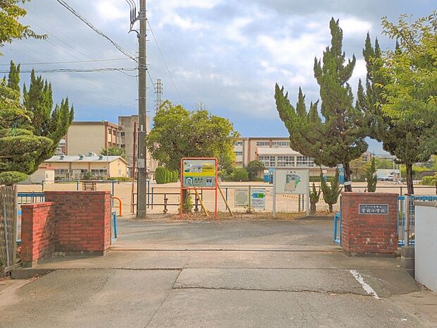 小学校 600m さいたま市立宮前小学校