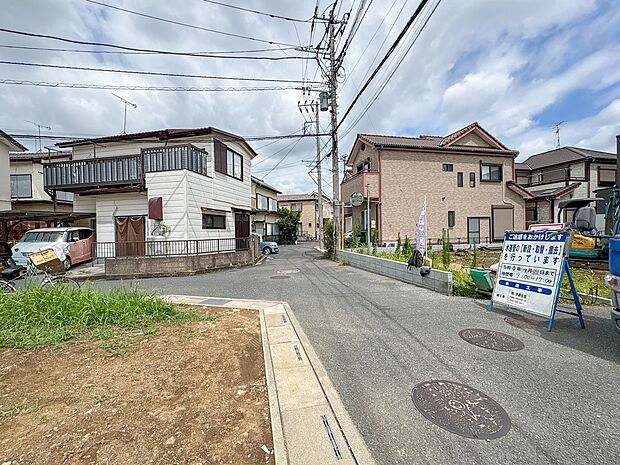 【前面道路】車の通行が少ないので、静かな住環境を維持することができます。