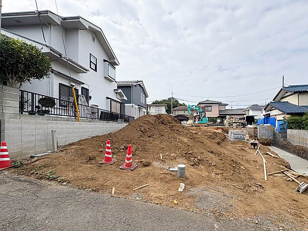 【外観】こちらの物件が少しでも気になるようでしたら、お気軽にお問合せください。人生でいちばん大きなお買い物ですので、ゆっくりご見学ください。ネット上の画像と実際の見学では、リアル感がまるで違…