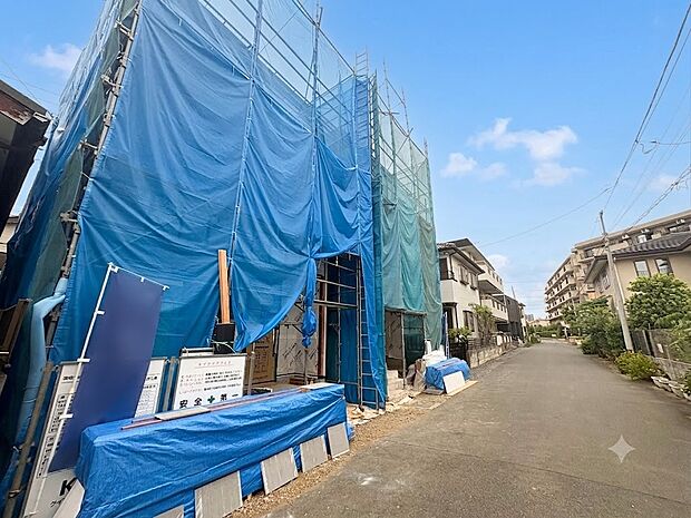 【前面道路】家の良し悪しだけでなく周辺環境も重要なポイント。*CGにより晴天に加工しております。