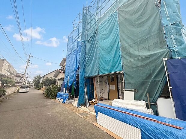 ここから始まる「日常」はご家族にとってかけがえのない時間となります。少しでも豊かに、快適に。そんな想いから本邸宅は生まれました。 *CGにより晴天に加工しております。