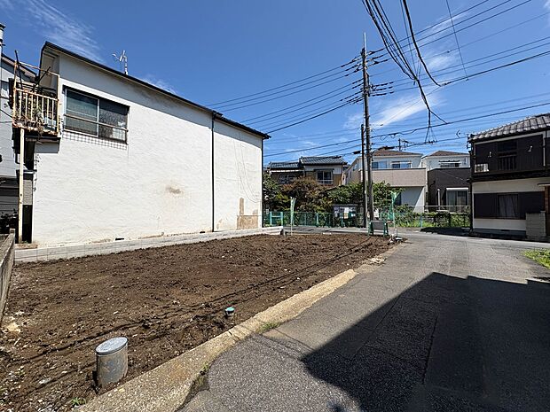 【前面道路4m】陽当りや通風性など各所に施された工夫で住みやすさを実現。部屋の大きさや周辺環境・街並など、資料には掲載していない情報が現地にはたくさんございます。是非ご確認下さい。