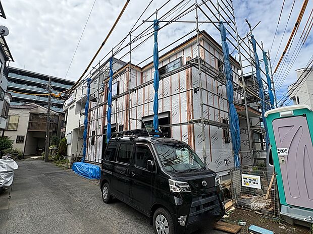 【前面道路4m】車の通行が少ないので、静かな住環境を維持することができます。