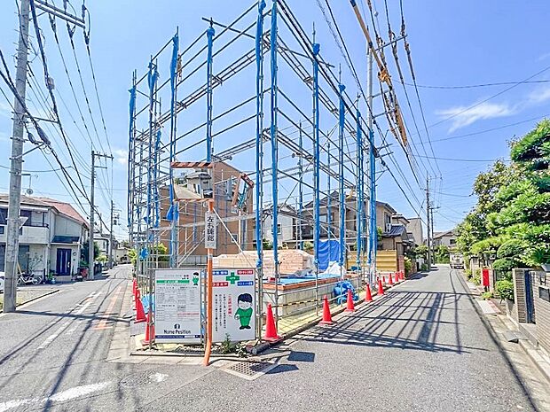 【前面道路4M】車の通行が少ないので、静かな住環境を維持することができます。