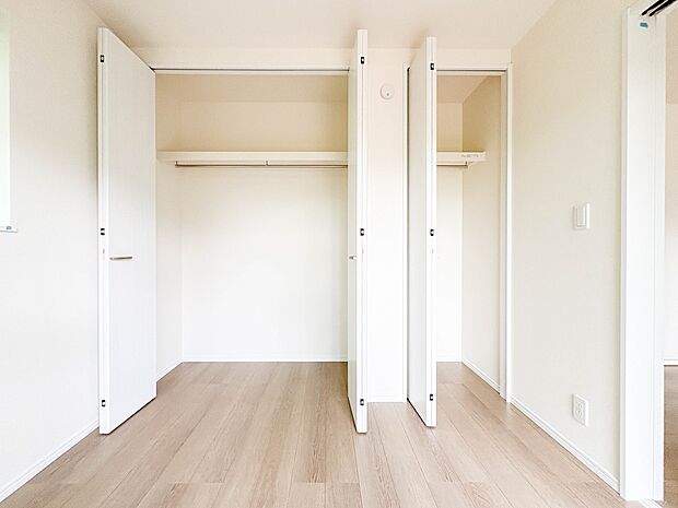 【収納】各部屋を最大限に広く使って頂ける様、全居住スペースに収納付。プライベートルームはゆったりと快適に。