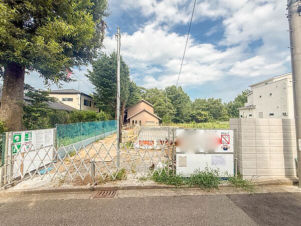 2号棟【外観】家は一生のお買物。自分ならではの家族ならではの、家にしたい。書斎を設ける。子どものプレイングルームを設ける。趣味のオーディオルームを設置する。夢を追うオンリーワンの家です。