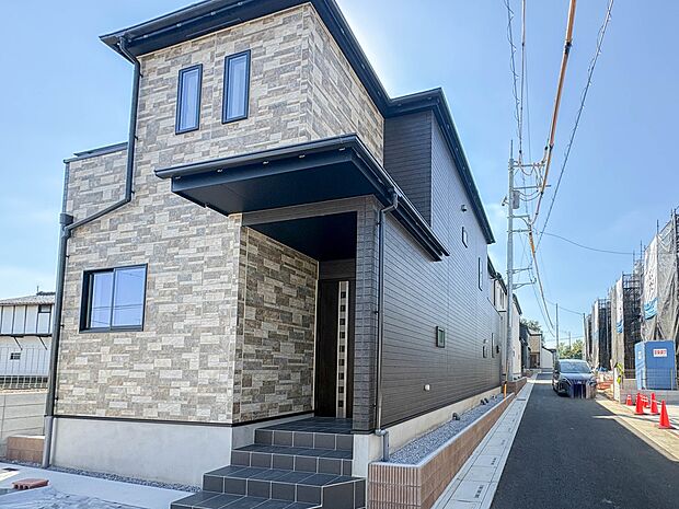 【前面道路】車の通行が少ないので、静かな住環境を維持することができます。
