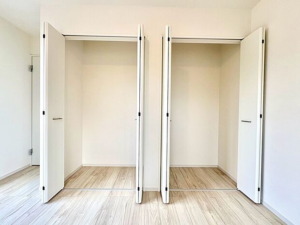 【収納】各部屋を最大限に広く使って頂ける様、全居住スペースに収納付。プライベートルームはゆったりと快適に。