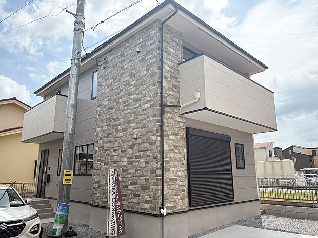 【外観】こちらの物件が少しでも気になるようでしたら、お気軽にお問合せください。人生でいちばん大きなお買い物ですので、ゆっくりご見学ください。ネット上の画像と実際の見学では、リアル感がまるで違…