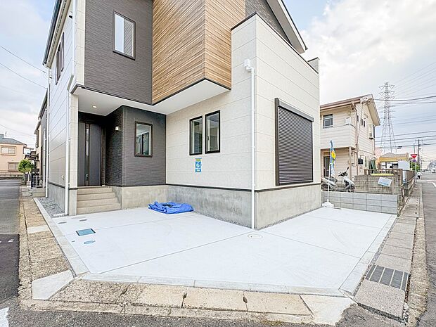 【駐車場】カースペース2台可。車が1台なら、来客用の駐車場や、駐輪スペースとしてご活用ください。