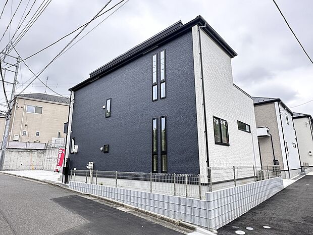 【外観】家族の温かさと陽光の暖かさ、楽しい毎日と明るい未来を予感させる「空間が織り成すひとつ先の住み心地」を演出します。