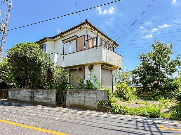 【外観】家族の温かさと陽光の暖かさ、楽しい毎日と明るい未来を予感させる「空間が織り成すひとつ先の住み心地」を演出します。