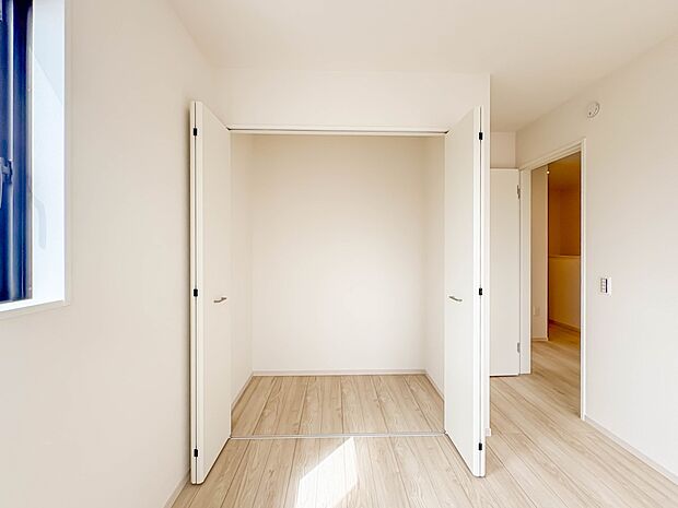 1号棟【収納】各部屋を最大限に広く使って頂ける様、全居住スペースに収納付。プライベートルームはゆったりと快適に。