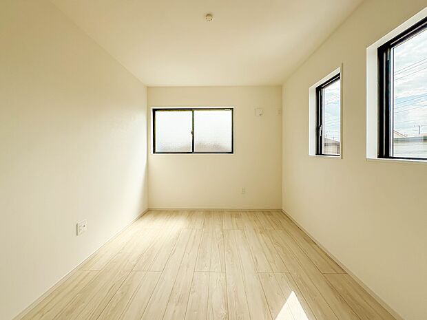 1号棟【洋室6.5帖】充実した生活は伸びやかな居室空間から始まります。快適に・伸びやかに。心の潤いを求める方々へ。
