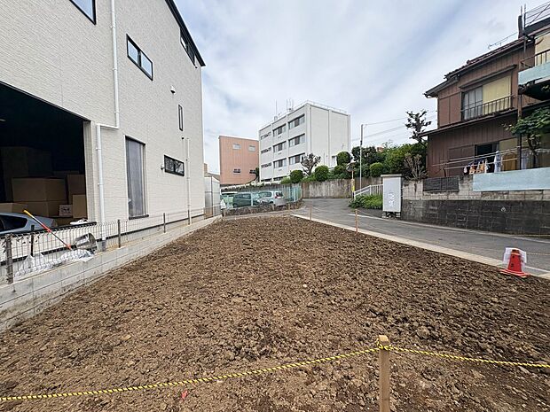 こちらの物件が少しでも気になるようでしたら、お気軽にお問合せください。人生でいちばん大きなお買い物ですので、ゆっくりご見学ください。ネット上の画像と実際の見学では、リアル感がまるで違います。…