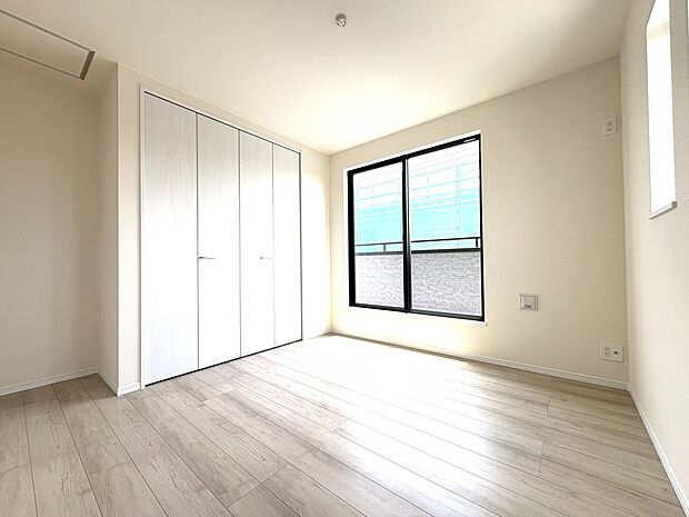 【B号棟 洋室 6帖】2階3部屋が6帖以上(主寝室7帖)・全室クローゼット完備