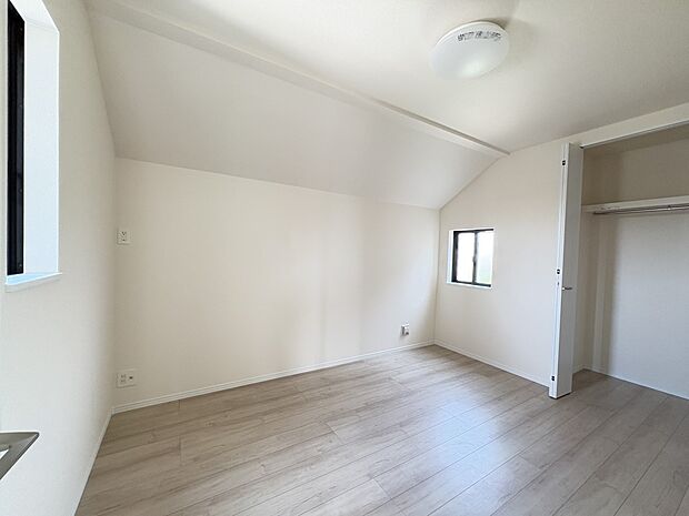 【B号棟 洋室 6帖】2階3部屋が6帖以上(主寝室7帖)・全室クローゼット完備
