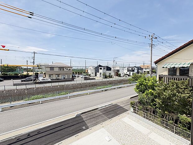 【B号棟 眺望】遮る建物のない開放的な眺望「第1種低層住居専用地域」の街並み