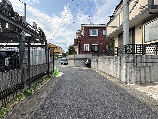 【前面道路】家の良し悪しだけでなく周辺環境も重要なポイント。