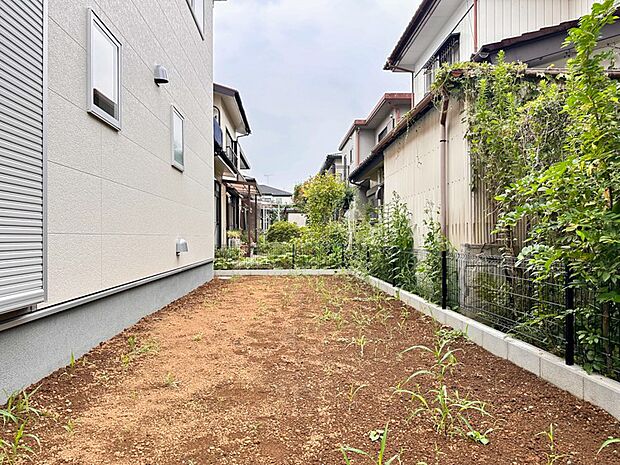 【庭】庭がある戸建てに住む楽しみのひとつは、自分たちの好みに合わせて、家庭菜園や庭づくりができることでしょう。自由自在に庭をコーディネートしてみませんか！
