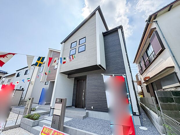 【外観】家族の温かさと陽光の暖かさ、楽しい毎日と明るい未来を予感させる「空間が織り成すひとつ先の住み心地」を演出します。
