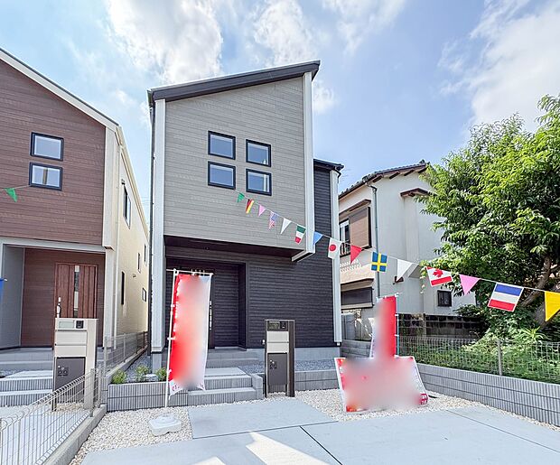 【外観】家族の温かさと陽光の暖かさ、楽しい毎日と明るい未来を予感させる「空間が織り成すひとつ先の住み心地」を演出します。
