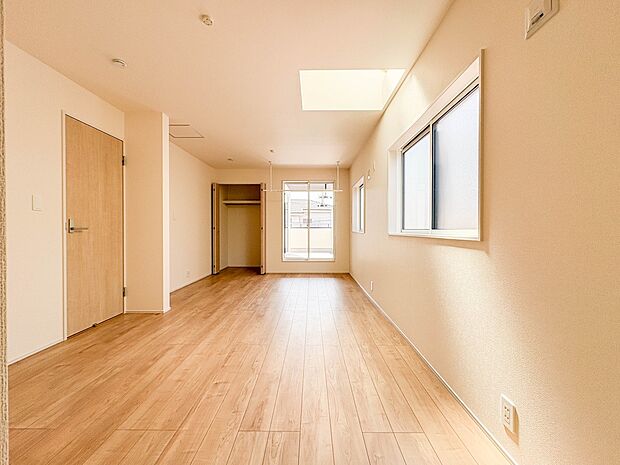 【洋室】充実した生活は伸びやかな居室空間から始まります。快適に・伸びやかに。心の潤いを求める方々へ。