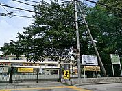 小学校 640m 上落合小学校(さいたま新都心駅に近い公立小学校です。)