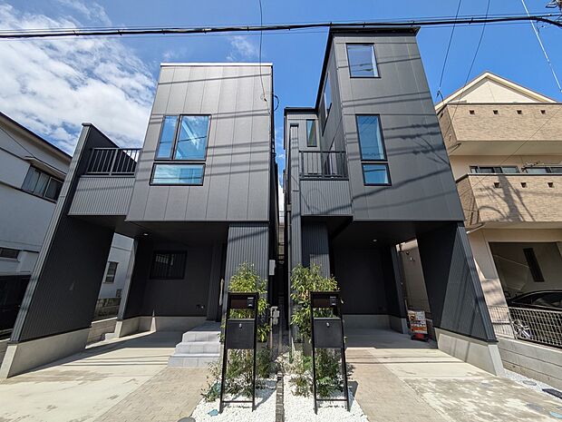 【ひとつ先の住み心地】家族の温かさと陽光の暖かさ、楽しい毎日と明るい未来を予感させる「空間が織り成すひとつ先の住み心地」を演出します。