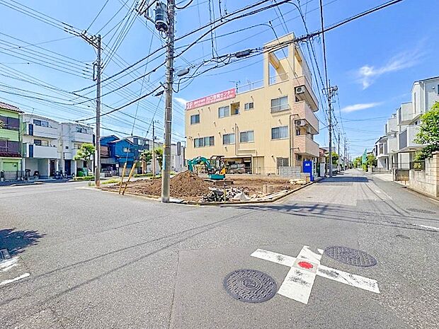 【前面道路6m】車の通行が少ないので、静かな住環境を維持することができます。