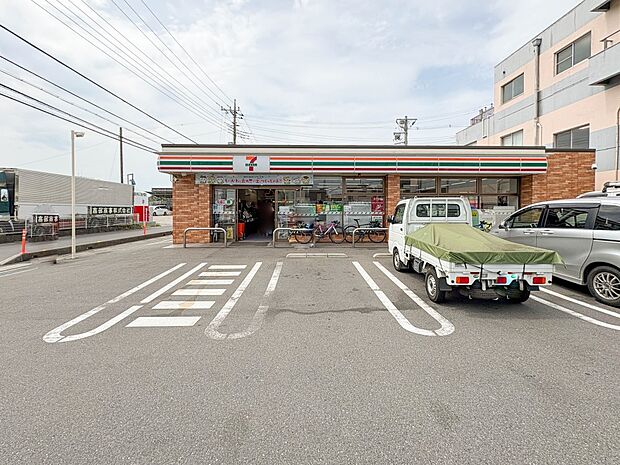 コンビニ 230m セブンイレブンさいたま田島7丁目店230m3分