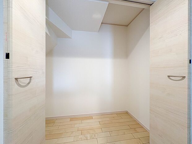 【収納】各部屋を最大限に広く使って頂ける様、全居住スペースに収納付。プライベートルームはゆったりと快適に。