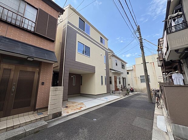 【外観】家の良し悪しだけでなく周辺環境も重要なポイント。※青空はイメージです。