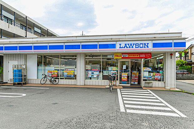 コンビニ 650m ローソン蕨塚越六丁目店